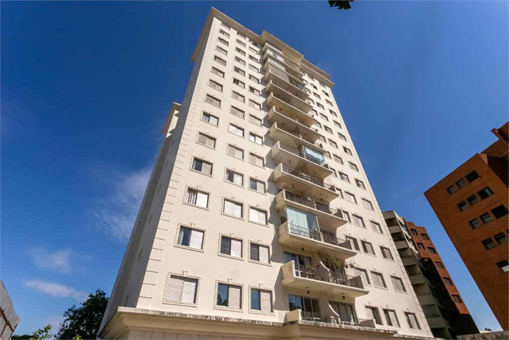 Apartamento à venda com 3 quartos, sendo 1 suíte, em Santo Amaro, São Paulo, SP