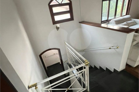 Sobrado à venda ou para alugar com 3 quartos, sendo 2 suítes,  em Arujázinho Iv, Arujá, SP