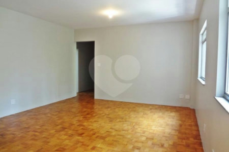 Apartamento à venda com 4 quartos, sendo 1 suíte, em Cerqueira César, São Paulo, SP