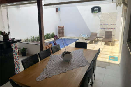 Casa à venda com 3 quartos, sendo 1 suíte, no condomínio Quinta da Boa Vista, Jundiaí - SP