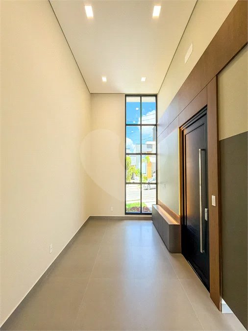 Casa Térrea Evidências - Indaiatuba/SP - R$ 1.950.000,00 - Área Total 307,33 m² - Área Construída 201,90 m² - TÉRREA - 03 suítes sendo a master com closet; Escritório; Lavabo; Cozinha com cooktop, forno, micro-ondas e coifa; Móveis planejados na hall de entrada, sala, escritório, cozinha, gourmet, s