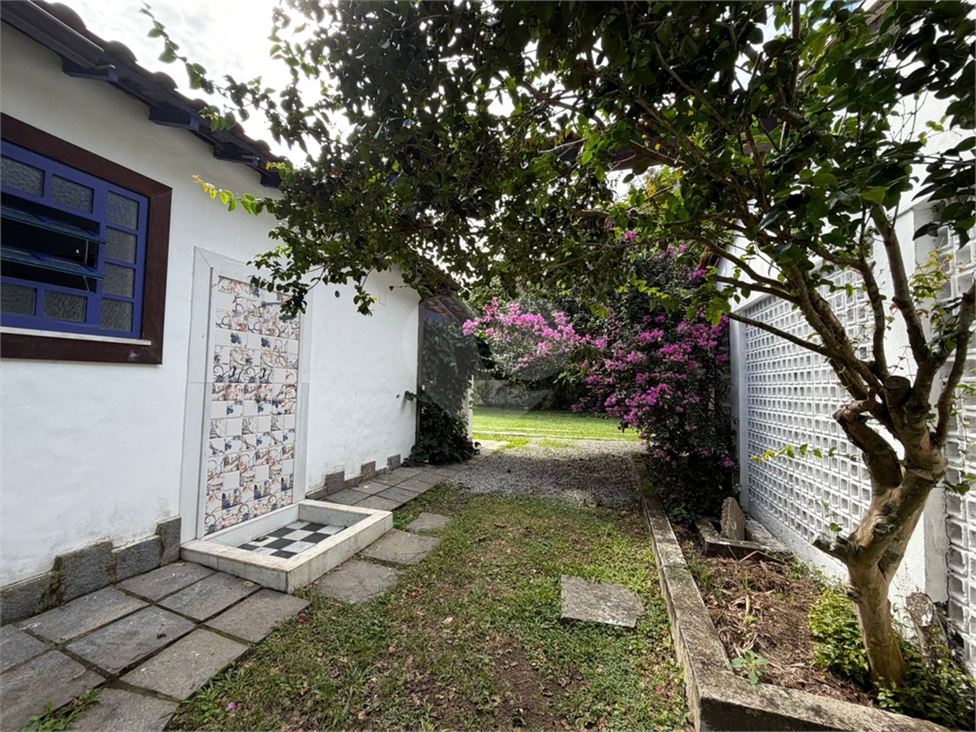 Casa à venda com 4 quartos, sendo 2 suítes, em Ogiva, Cabo Frio, RJ