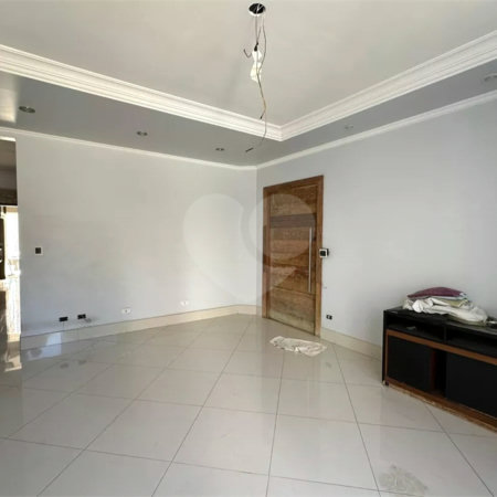 Sobrado à venda com 4 quartos, sendo 2 suítes, em Vila Ipojuca, São Paulo, SP