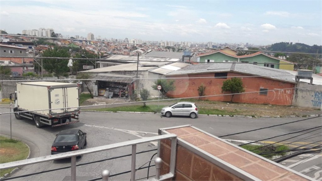 Sobrado à venda com 3 quartos, sendo 1 suíte, em Parque Continental I, Guarulhos, SP