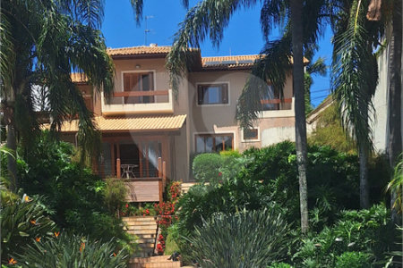 Casa à venda com 4 suítes no condomínio Osato, Atibaia - SP