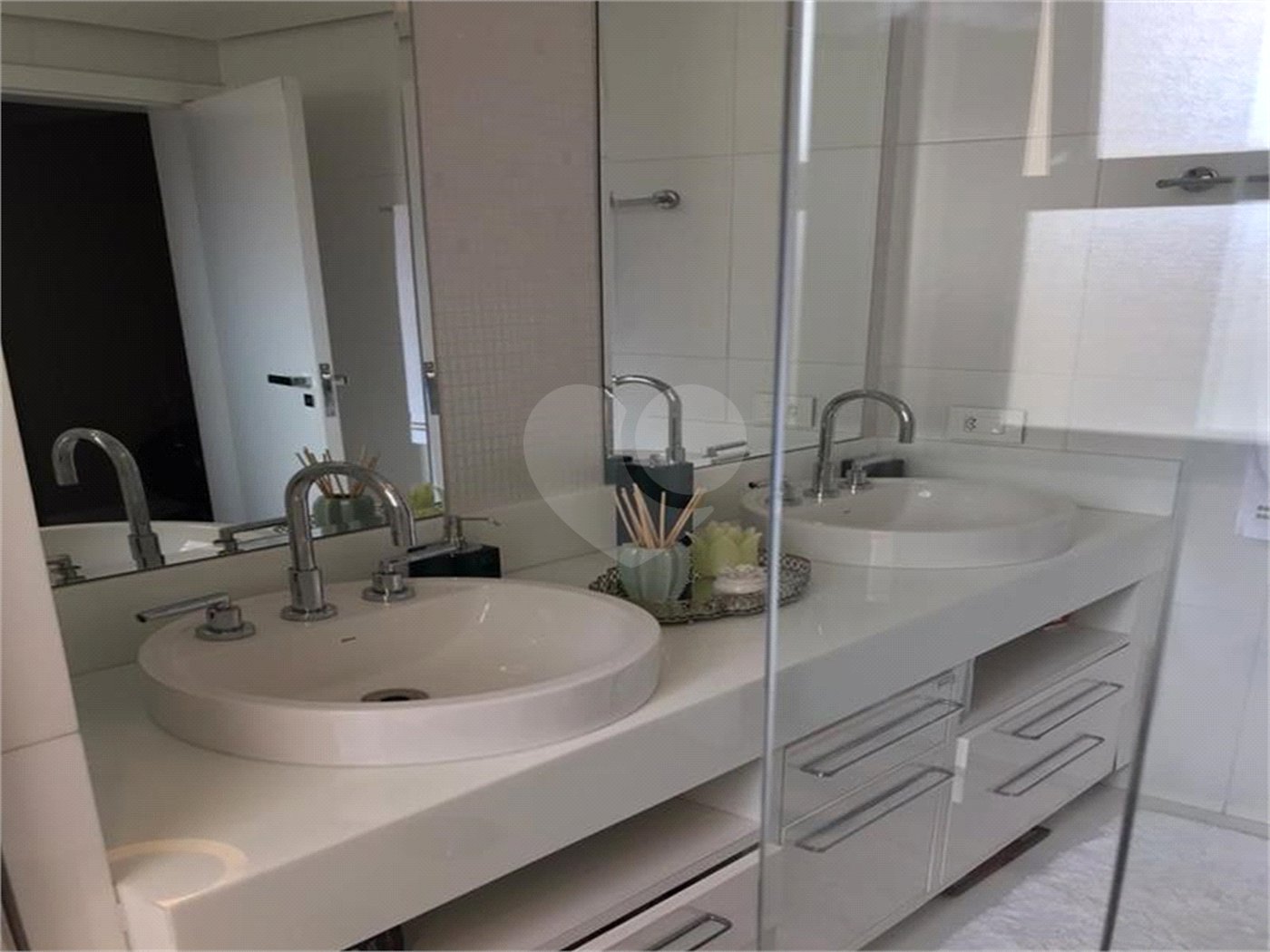Apartamento à venda com 3 quartos, sendo 1 suíte,  em Jardim Ampliação, São Paulo, SP