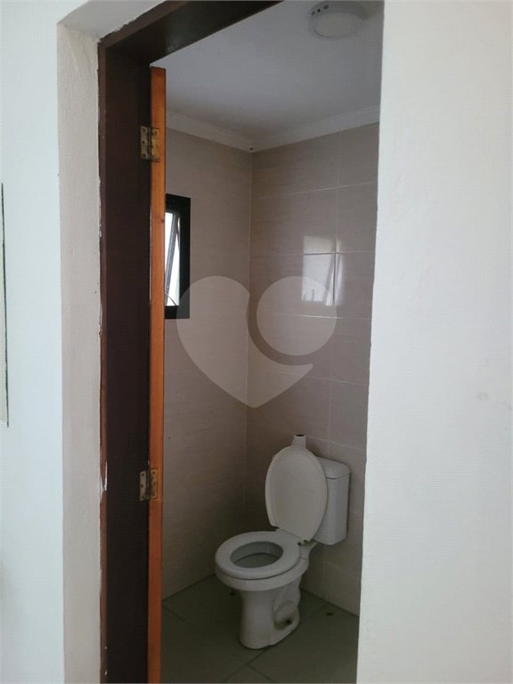Salão para alugar em Vila Romanópolis, Ferraz de Vasconcelos, SP