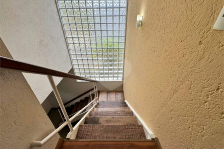Casa à venda com 3 quartos, sendo 1 suíte,  no condomínio Residencial Recanto dos Paturis, Vinhedo - SP