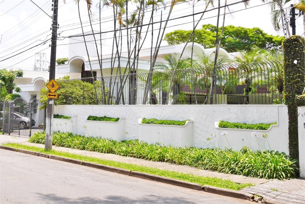 Casa à venda com 4 quartos, sendo 1 suíte,  em Jardim Guedala, São Paulo, SP