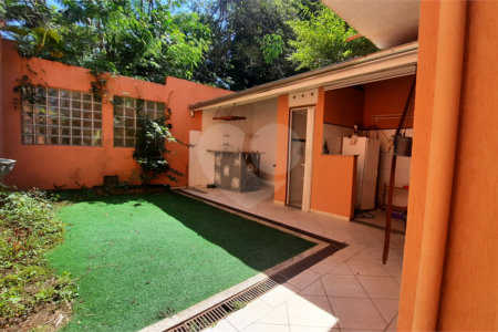Casa de Vila à venda com 4 quartos, sendo 2 suítes, em Granja Julieta, São Paulo, SP