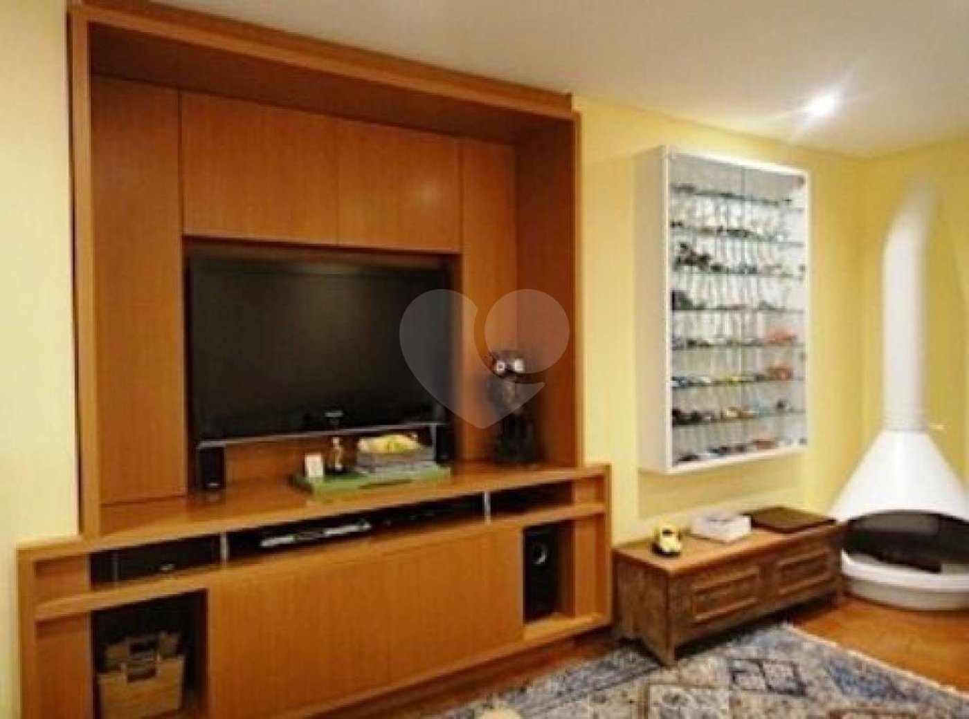 Casa à venda com 4 quartos, sendo 3 suítes, no condomínio Residencial Jardim Itatinga, São Paulo - SP