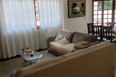 Casa à venda com 3 quartos, sendo 1 suíte, em Jardim das Flores, Atibaia, SP