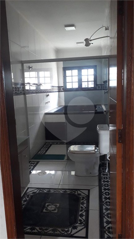 Sobrado à venda com 4 quartos, sendo 1 suíte, em Vila Nova Cachoeirinha, São Paulo, SP