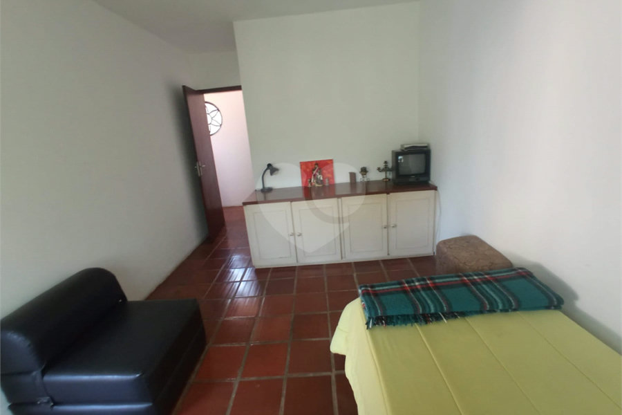 Casa à venda com 4 quartos, sendo 1 suíte, no condomínio Alpes da Cantareira, Mairiporã - SP