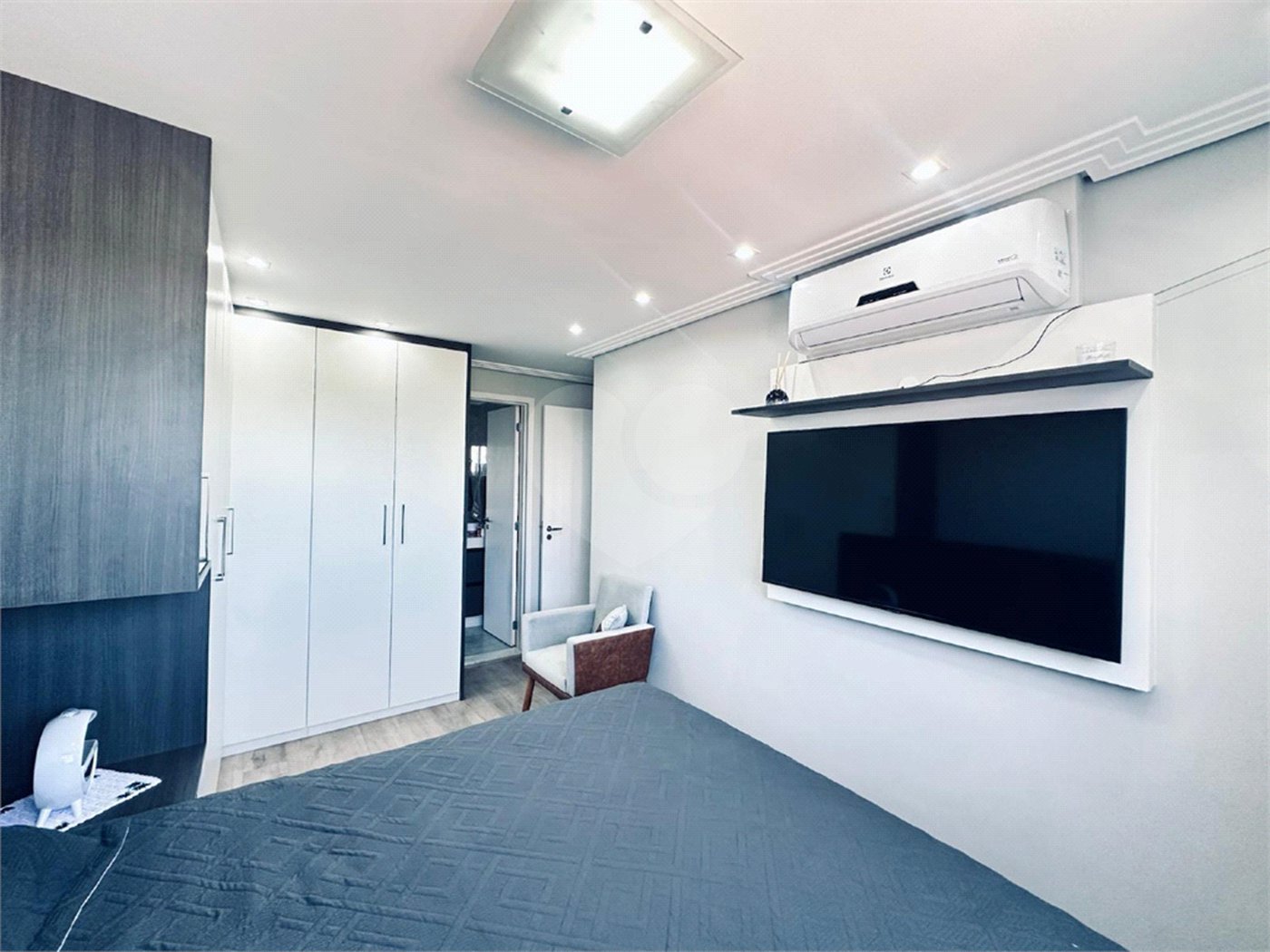 Apartamento à venda com 2 quartos, sendo 1 suíte, em Santo Amaro, São Paulo, SP
