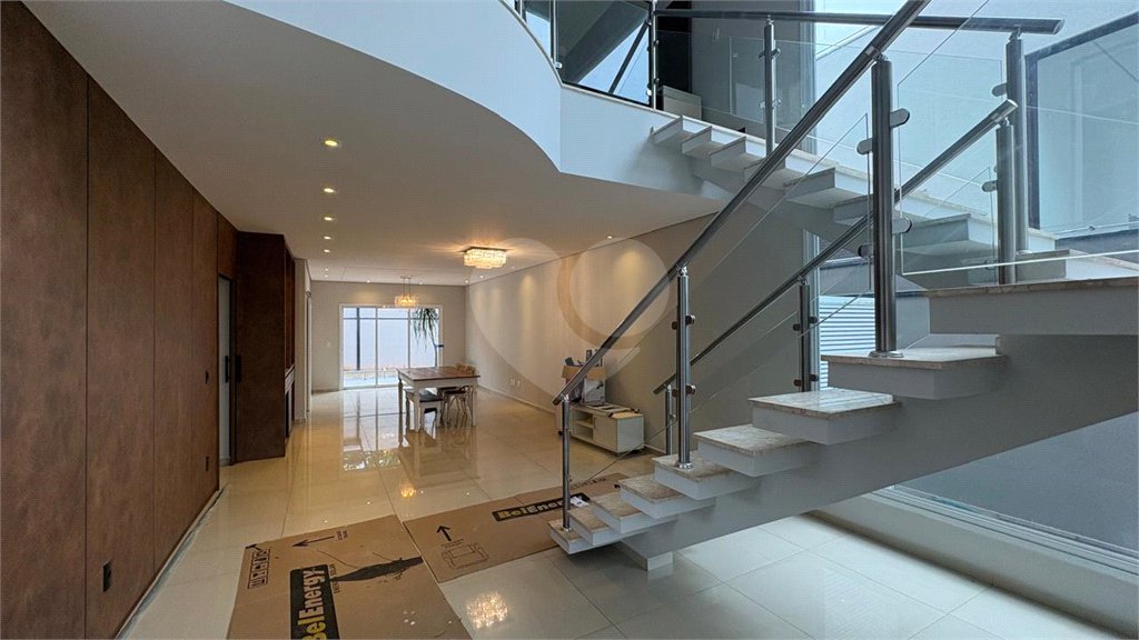 Casa à venda com 4 quartos, sendo 3 suítes, no condomínio Mont Blanc, Sorocaba - SP