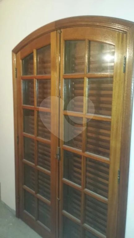 Sobrado à venda com 5 quartos, sendo 3 suítes, em Tremembé, São Paulo, SP