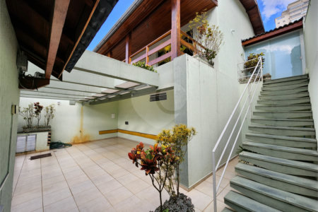Casa à venda com 4 quartos, sendo 3 suítes,  em Vila Rosália, Guarulhos, SP