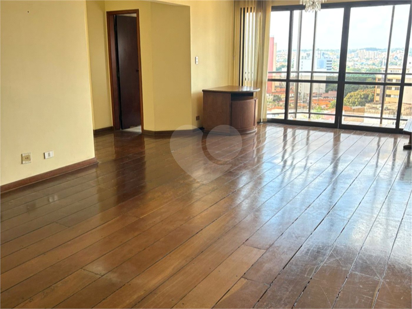 Apartamento à venda com 3 quartos, sendo 1 suíte,  no Centro, Sorocaba, SP