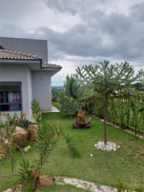 Casa à venda ou para alugar com 4 quartos, sendo 1 suíte, no condomínio Colinas de Inhandjara, Itupeva - SP