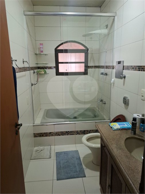 Casa à venda com 3 quartos, sendo 1 suíte,  em Vila Santa Helena, Mogi das Cruzes, SP