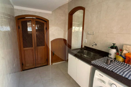 Sobrado à venda com 4 quartos, sendo 1 suíte,  em Jardim Santa Rosa, Araraquara, SP