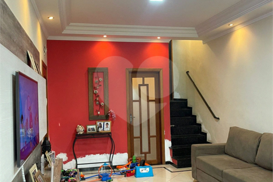 Casa à venda com 3 quartos, sendo 1 suíte, em Vila Leonor, São Paulo, SP