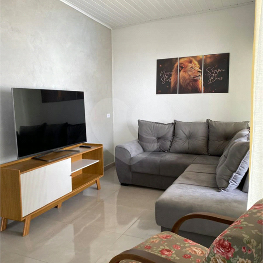 Casa à venda com 3 quartos, sendo 1 suíte, em Vila Vilma (mailasqui), São Roque, SP