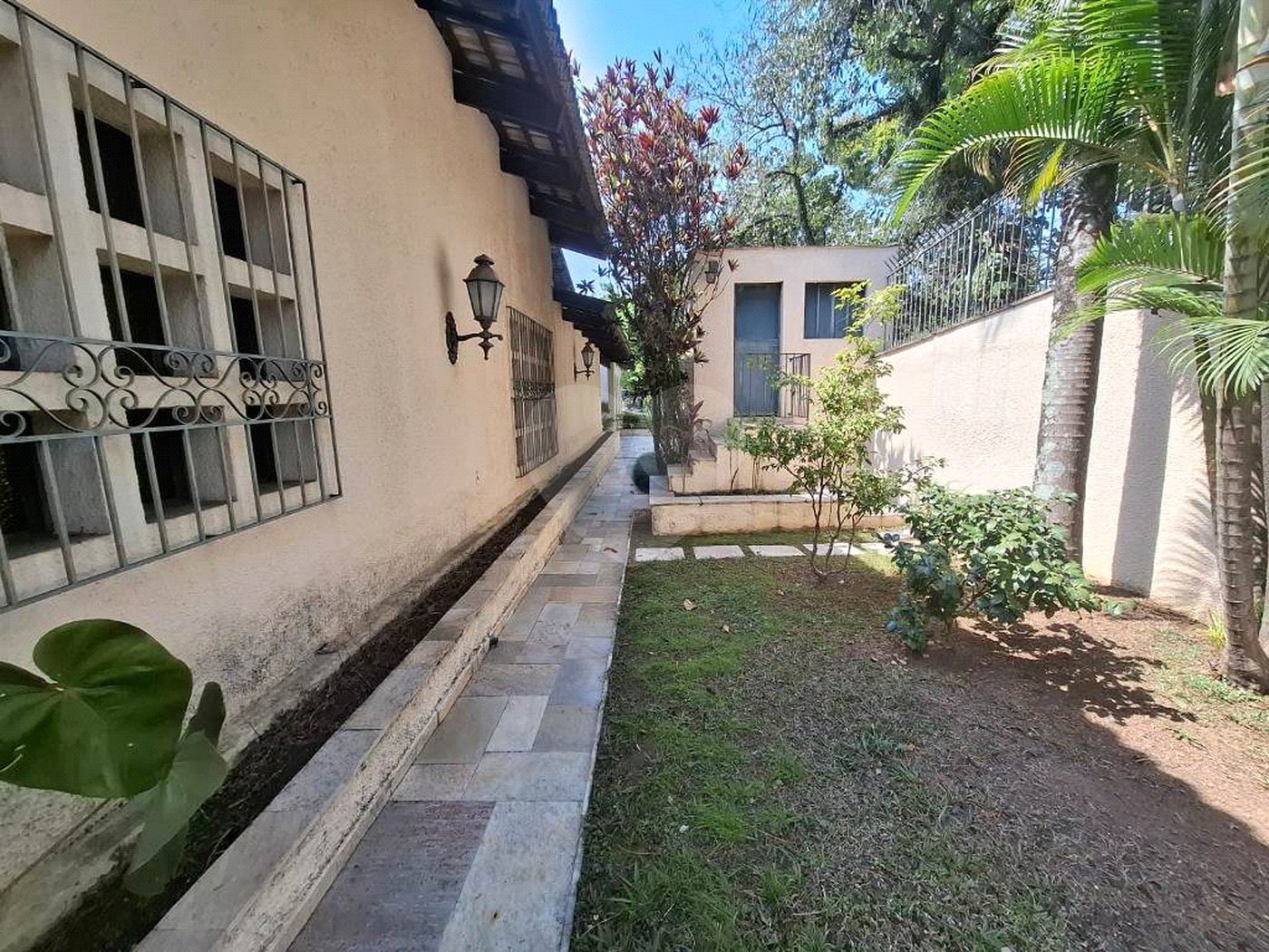 Casa à venda com 5 quartos, sendo 3 suítes,  em Alto da Boa Vista, São Paulo, SP