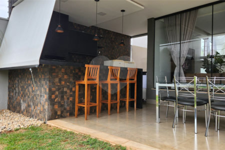 Sobrado à venda com 4 quartos, sendo 2 suítes, em Jardim Botânico, Araraquara, SP