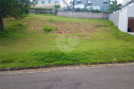 Terreno à venda no condomínio Portal do Lago, Valinhos - SP