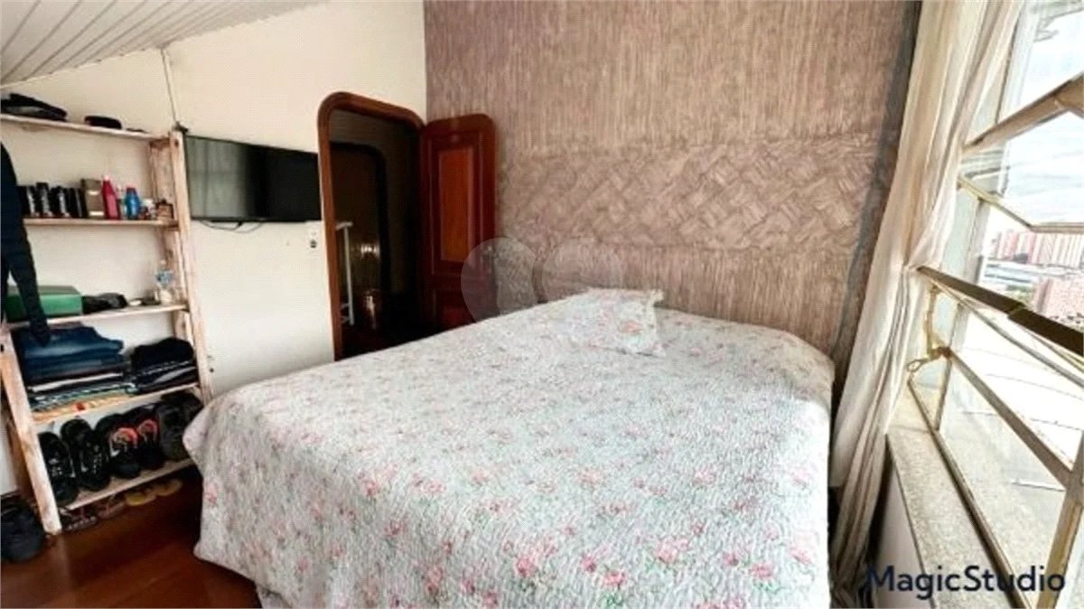 Casa com 400m², 4 dormitórios, sendo 3 suítes, 5 vagas de garagem, à venda na Vila Prudente.