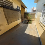 Casa Térrea com 3 dormitórios, sendo 1 suíte.