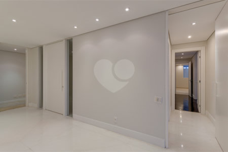 Apartamento à venda ou para alugar com 4 suítes em Alto da Boa Vista, São Paulo, SP