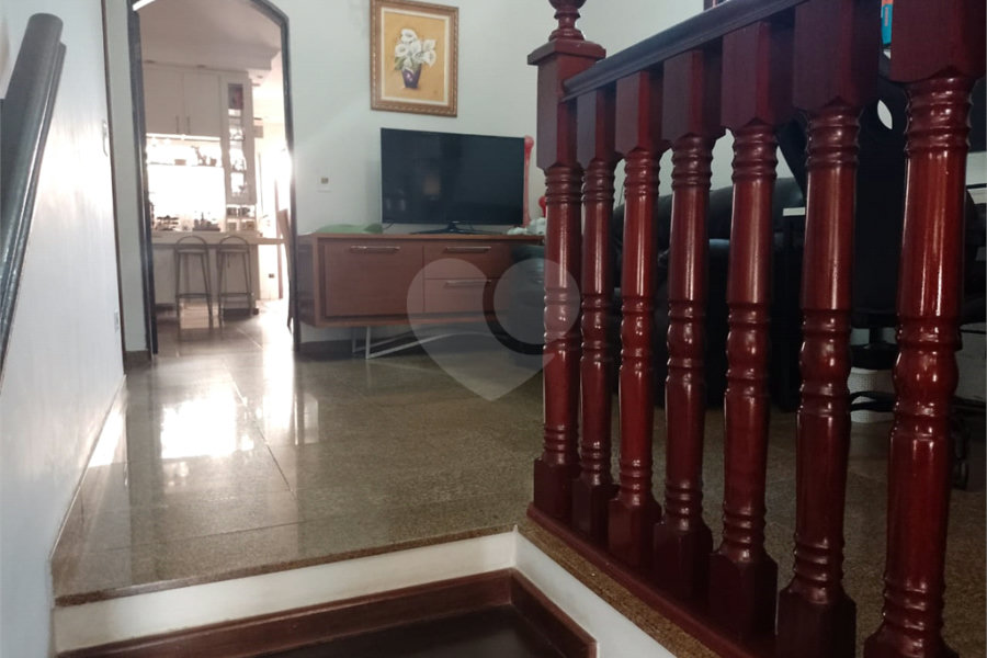 Casa Térrea Assobradada com Varanda Gigante no Jardim Líbano