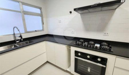 Apartamento à venda com 4 quartos, sendo 1 suíte,  em Pinheiros, São Paulo, SP