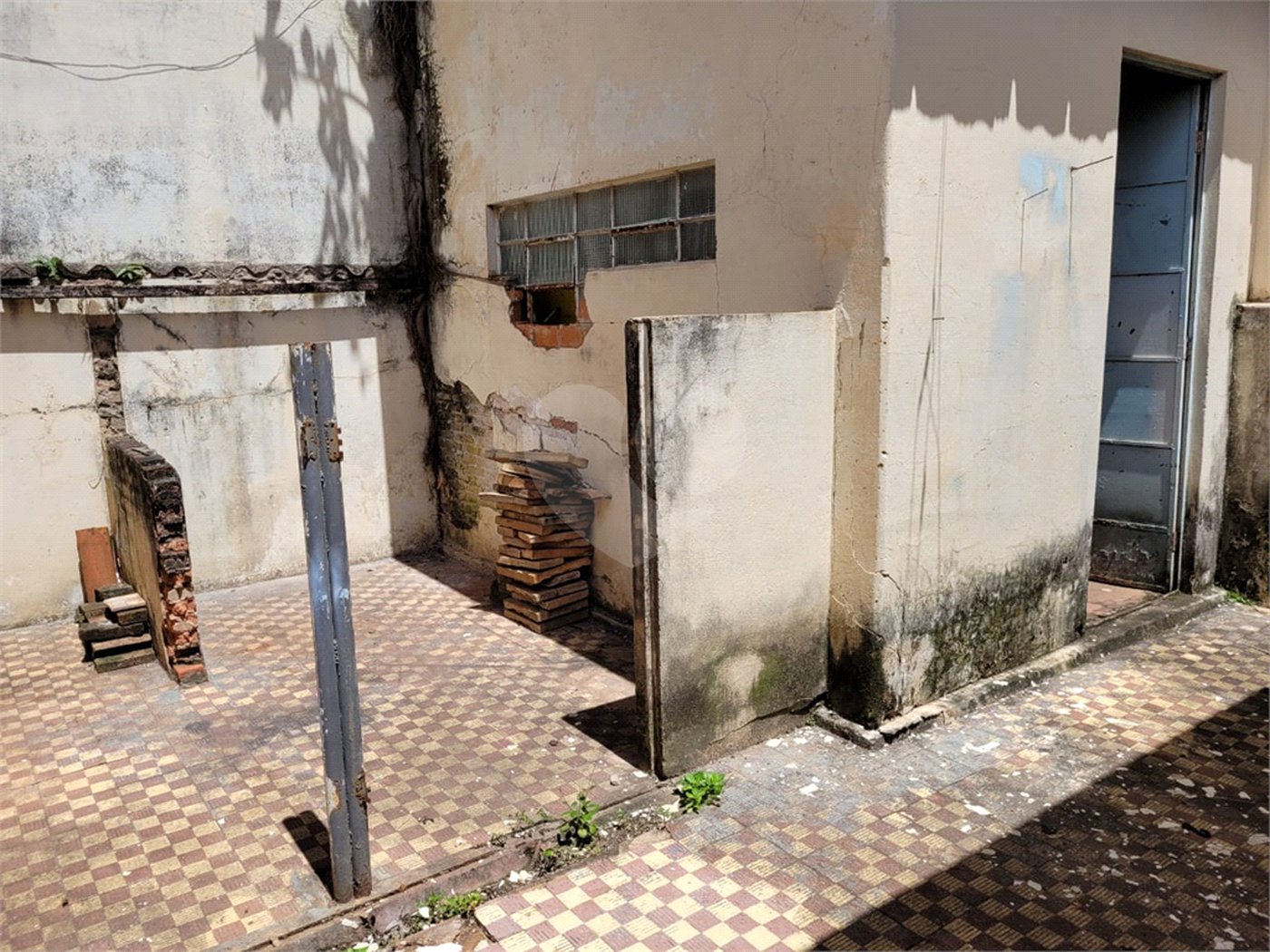 Casa Térrea com 3 dormitórios.
