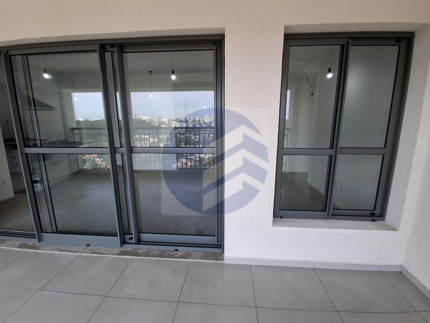 Apartamento à venda com 2 quartos, sendo 2 suítes, em Vila Pirajussara, São Paulo - SP