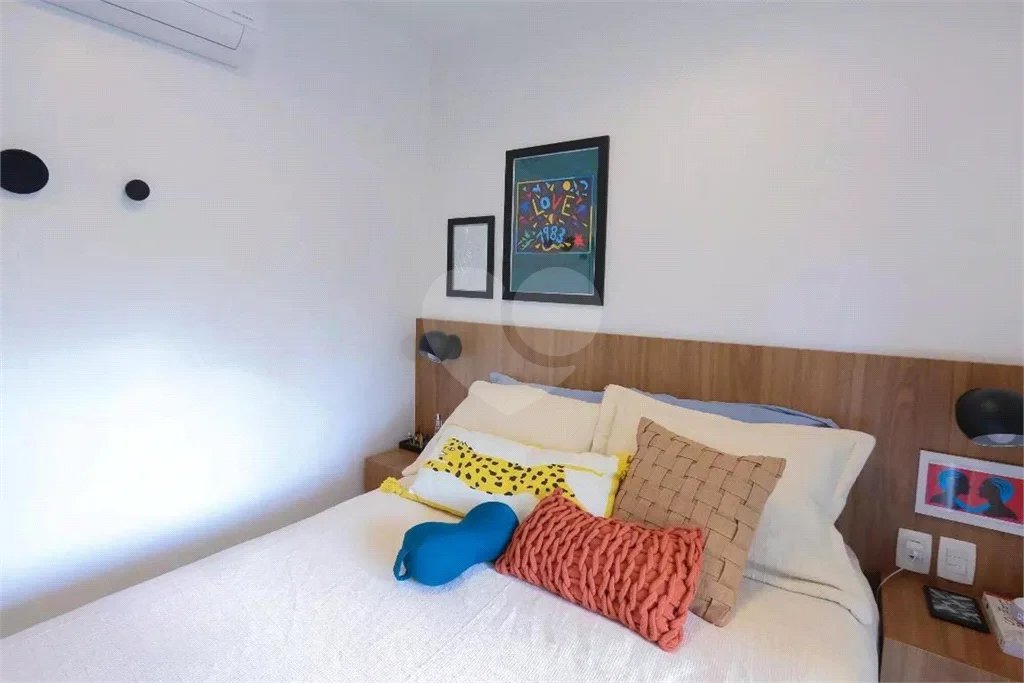 Apartamento à venda na Vila Nova Conceição, mobiliado pronto para morar com varanda e 1 vaga