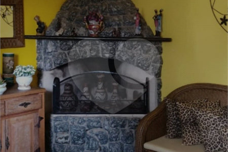Sobrado à venda com 3 quartos, sendo 1 suíte, em Esplanada do Carmo, Jarinu, SP