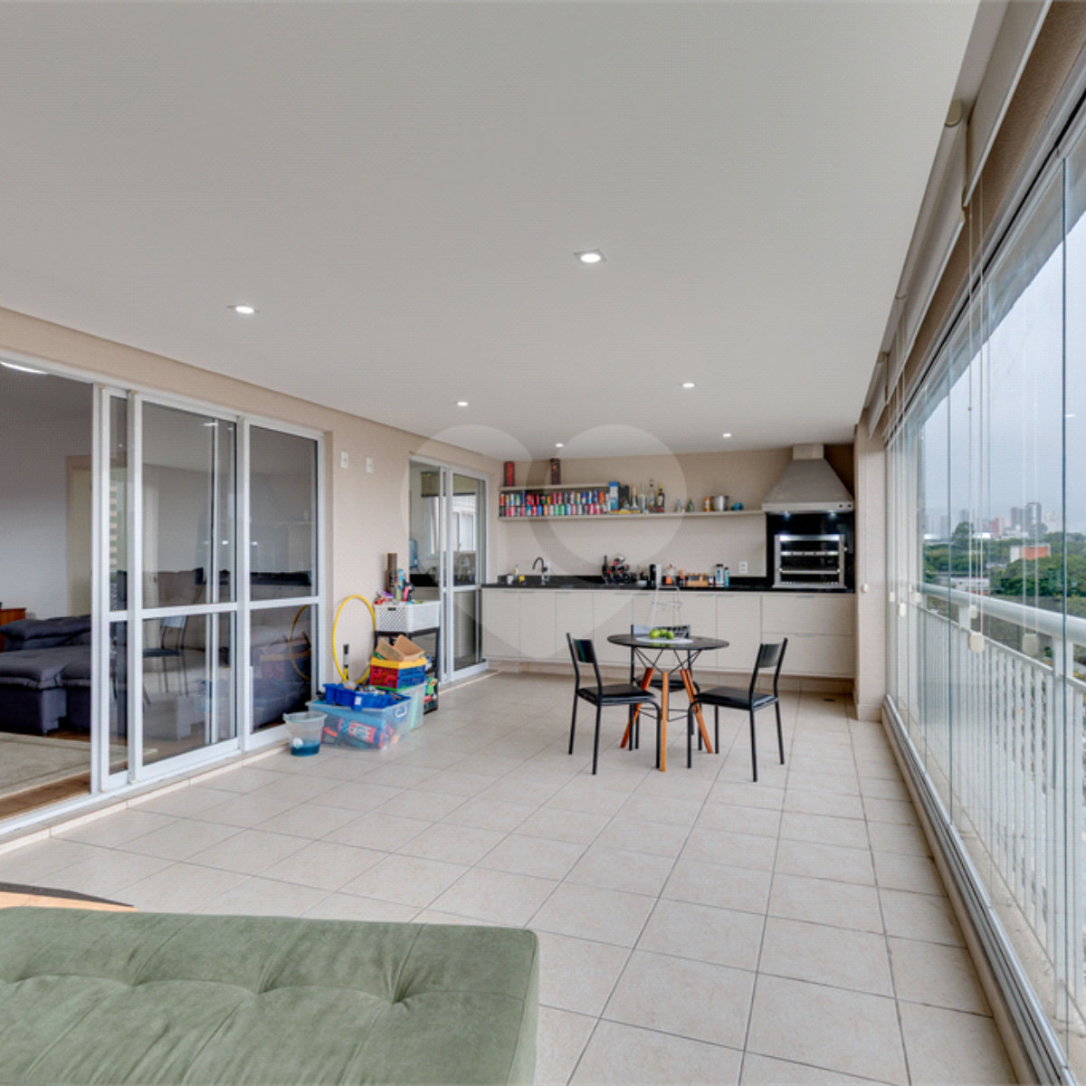 Apartamento à venda com 4 quartos, sendo 2 suítes, em Santo Amaro, São Paulo, SP