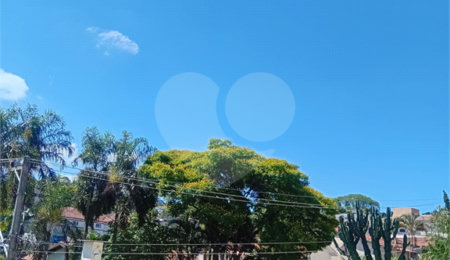 Casa à venda com 3 suítes no condomínio Residencial Jd. Floresta, São Paulo - SP