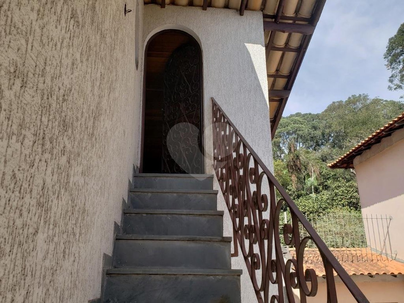Sobrado à venda com 4 quartos, sendo 1 suíte, em Jardim Floresta, São Paulo, SP