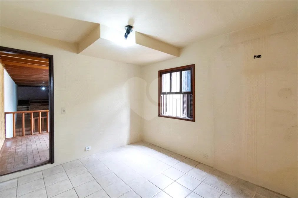 Casa à venda com 200m², 4 quartos e 2 vagas