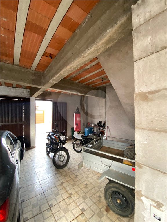 Casa Térrea com 2 dormitórios, sendo 1 suíte.