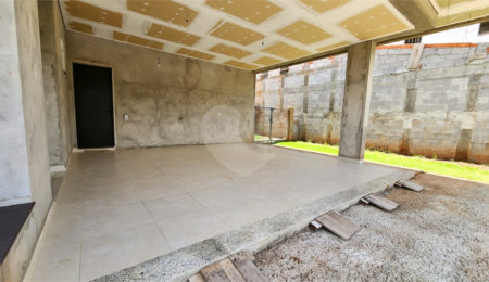 Casa à venda com 3 suítes no condomínio Residencial Jardim Primavera, Louveira - SP