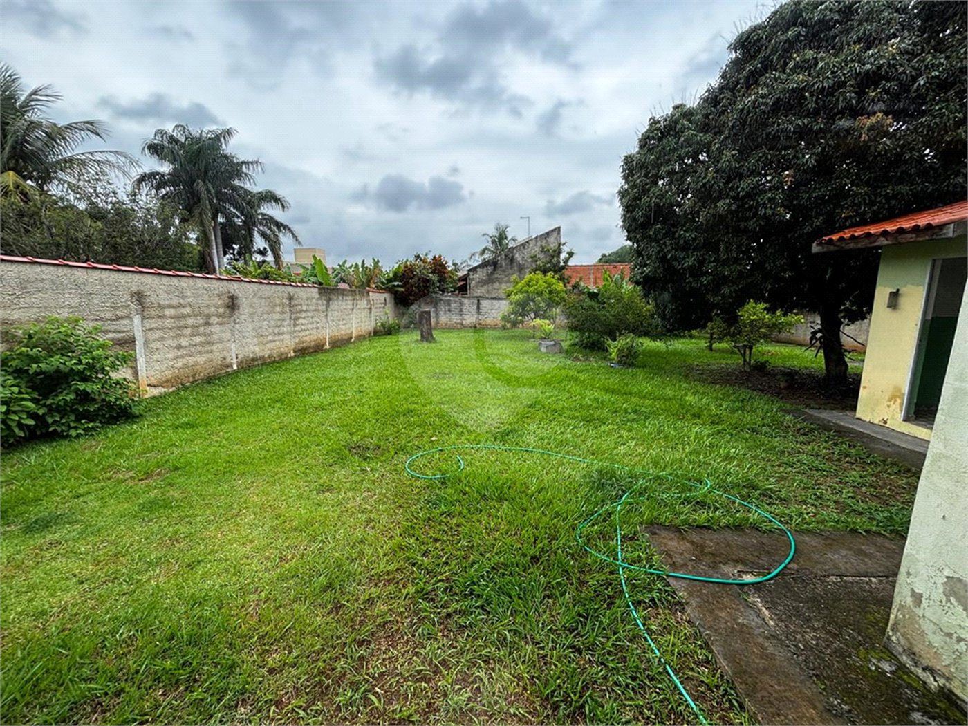 Casa à venda com 4 quartos, sendo 2 suítes, no condomínio Zuleika Jabour, Salto - SP
