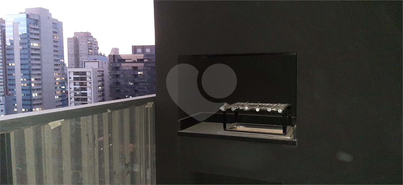 Apartamento para alugar com 3 suítes em Jardim das Acácias, São Paulo, SP