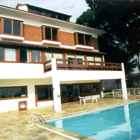 Casa de Vila à venda ou para alugar com 4 suítes em Guarapiranga, São Paulo, SP