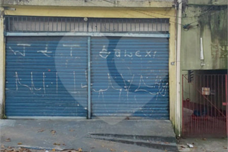 Sobrado à venda com 4 quartos em Vila Mira, São Paulo, SP